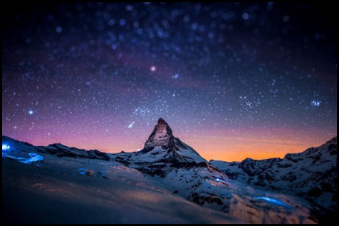دانلود والپیپر کوهستان در شب